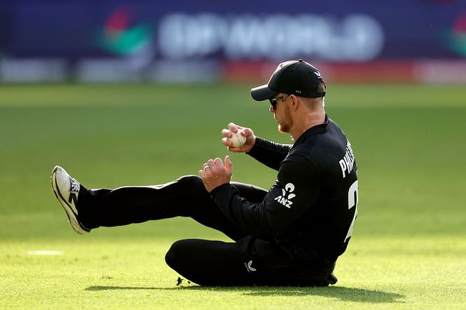 Glenn Phillips suffers serious groin injury while fielding during SRH vs GT IPL 2025 match [Watch]