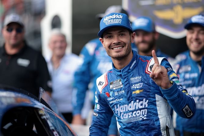 WATCH: First look of Kyle Larson jumping into his Arrow McLaren car