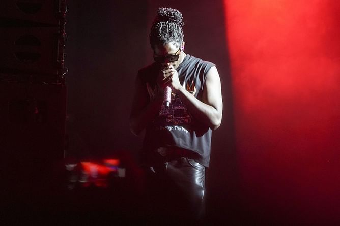 “Young Thug is not Gunna let it go”— Fans react as rapper seemingly calls Gunna a ”Rat” in Money on Money