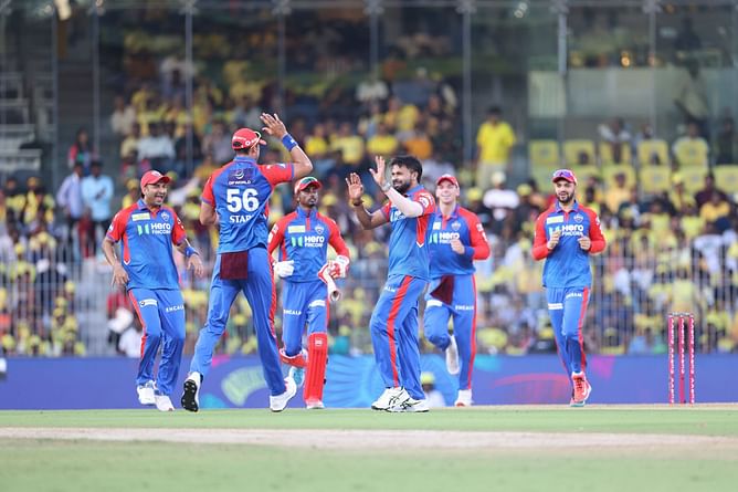 Rachin Ravindra chips a simple return catch to Mukesh Kumar in CSK vs DC IPL 2025 match [Watch]