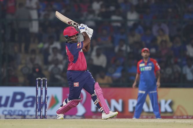 Why did Sanju Samson retire hurt in DC vs RR IPL 2025 match?