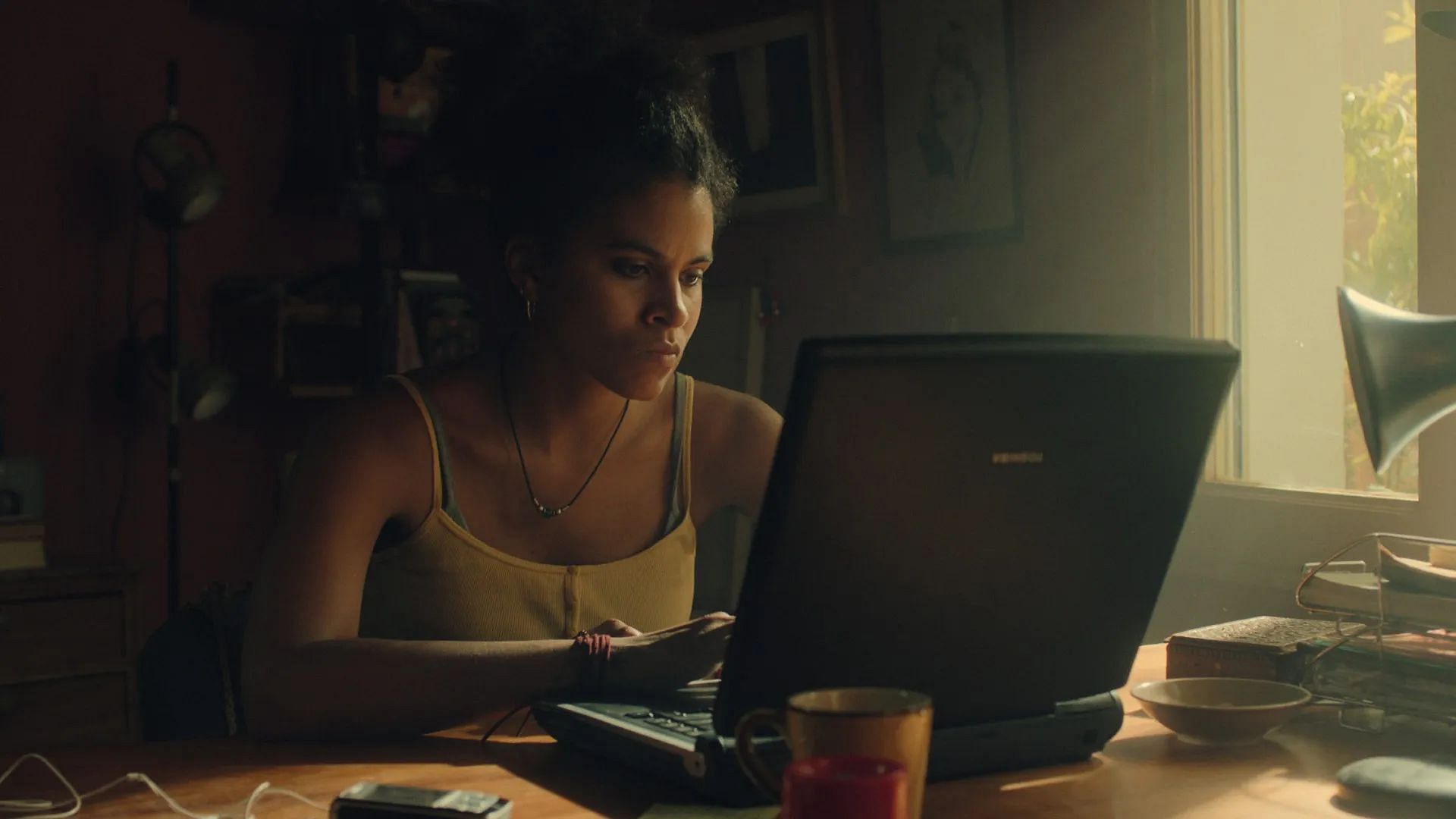Mazey transforms into a werewolf, kills several people (Image via Netflix)