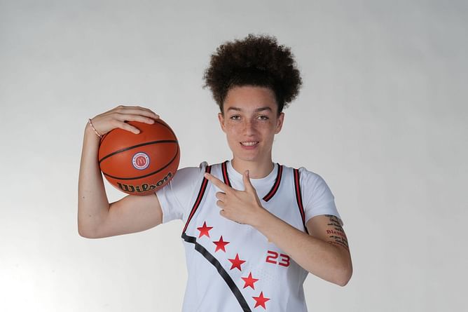 Sienna Betts, Addie Deal and other HS stars share reaction to Grace Knox's McDonald's All-American IG dump