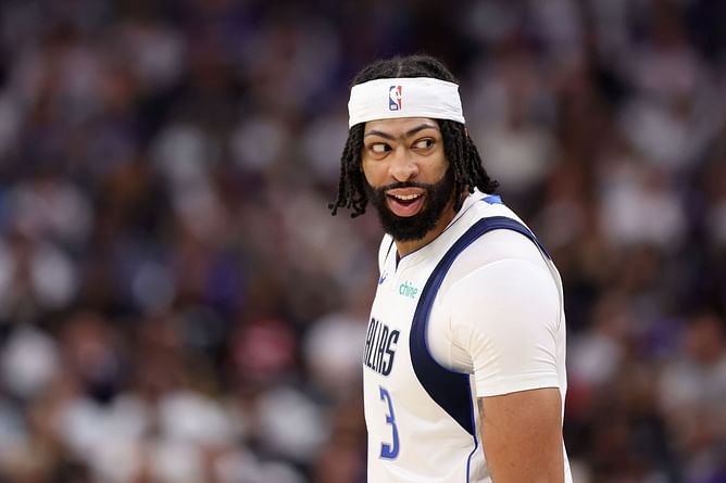 Anthony Davis tells Kings fans to leave after ending their season - "Might want to beat that traffic"
