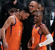 Former Suns' coach Monty Williams consoles his players- Source: Imagn