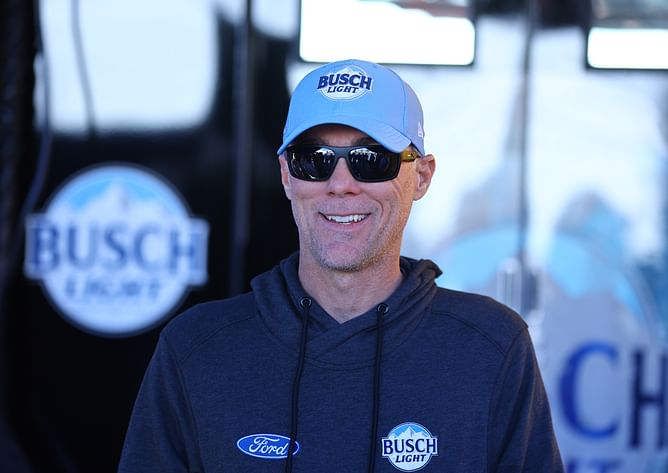 Kevin Harvick picks NASCAR veteran as a favorite to win the 2025 Bristol Cup race