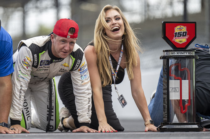 North Carolina’s hilarious welcome sign gets one-word reaction from AJ Allmendinger’s wife
