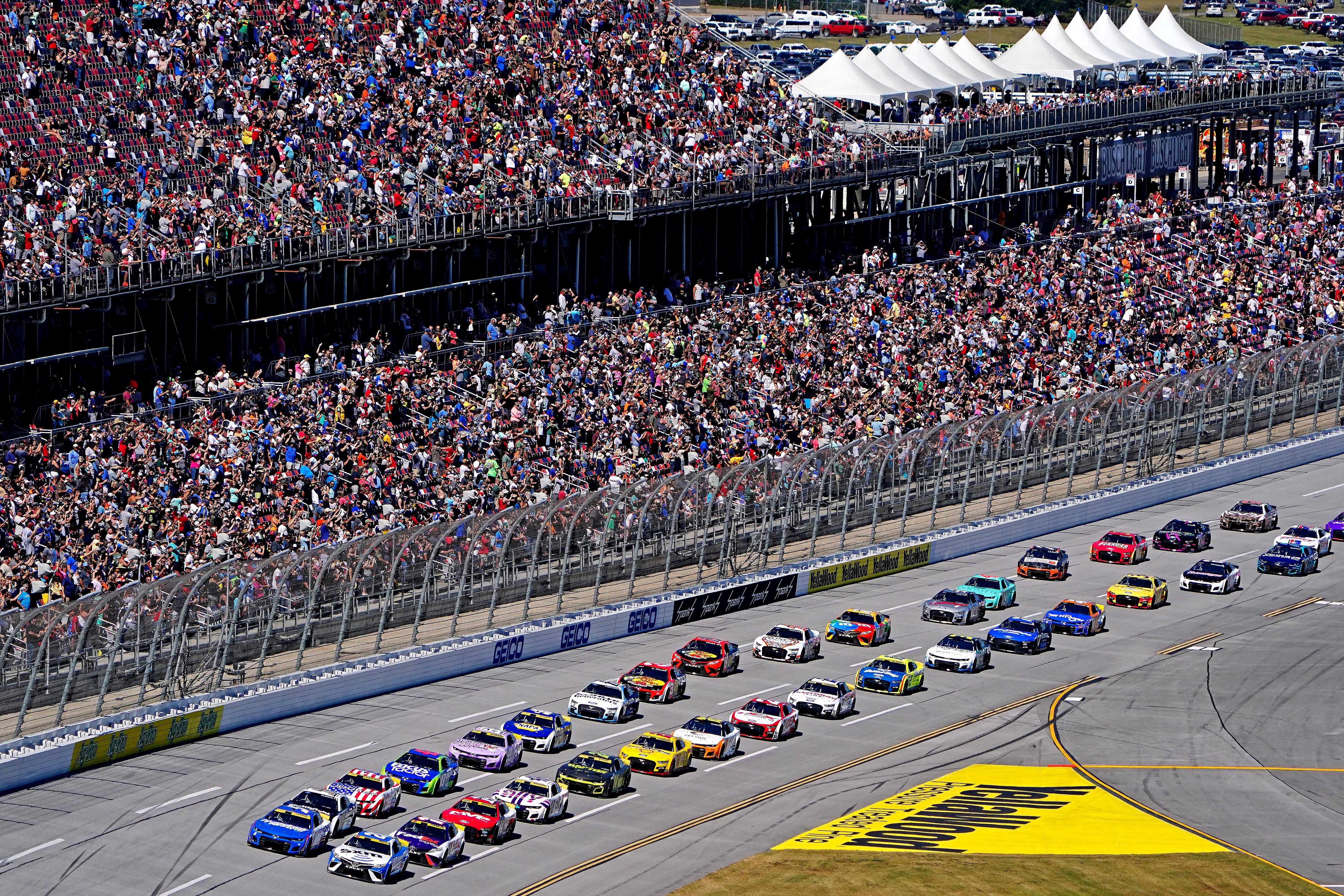 NASCAR: YellaWood 500 with filled stands at the Talladega - Source: Imagn