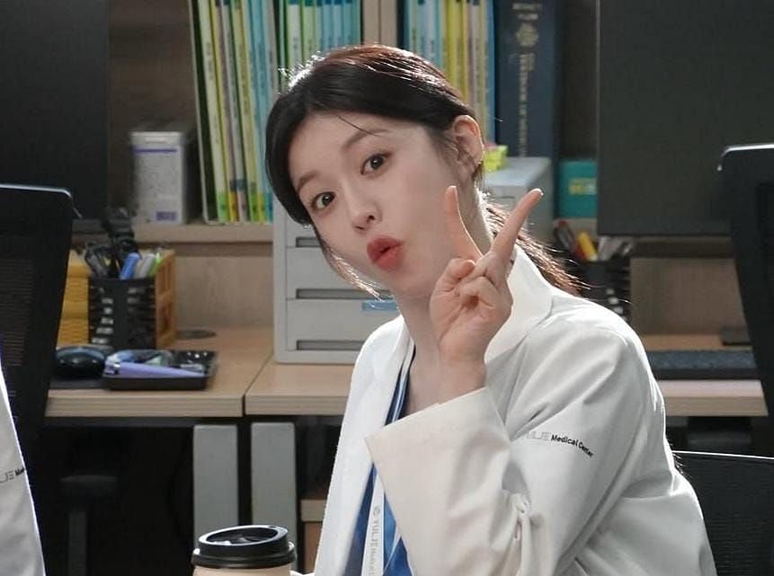 5 reasons to watch Resident Playbook (Image via @goyounjung/Instagram)
