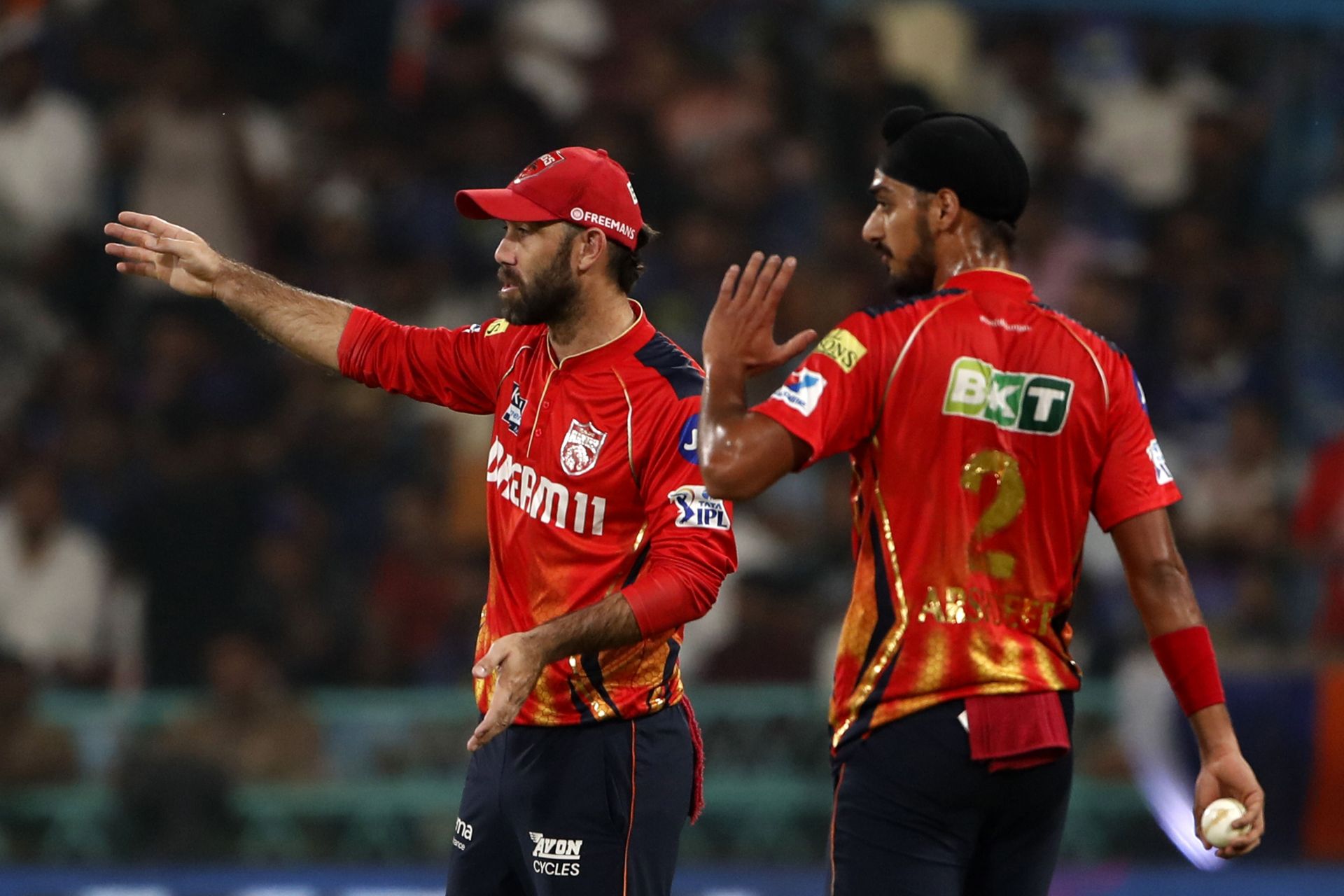 CSK vs PBKS: चेन्नई के खिलाफ पंजाब को लगा झटका, धाकड़ खिलाड़ी चोट की वजह से हुआ बाहर; जानें दोनों टीमों की प्लेइंग 11