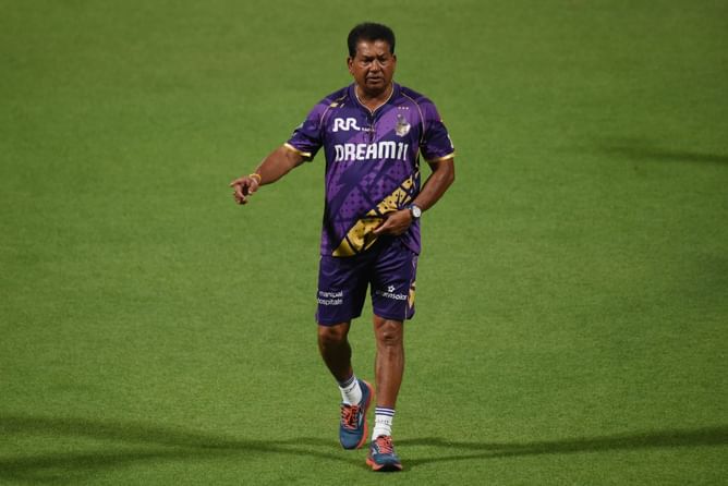 Chandrakant Pandit questions overseas star for dining out with rival player ahead of DC vs KKR IPL 2025 match: Reports