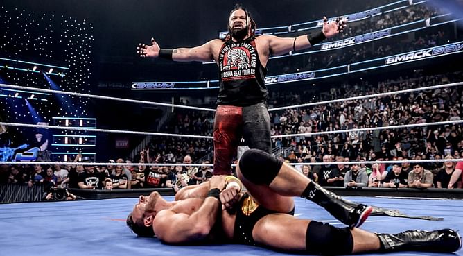 WWE SmackDown में Jacob Fatu ने LA Knight पर किया अटैक, टैग टीम मैच के बाद मचाई तबाही