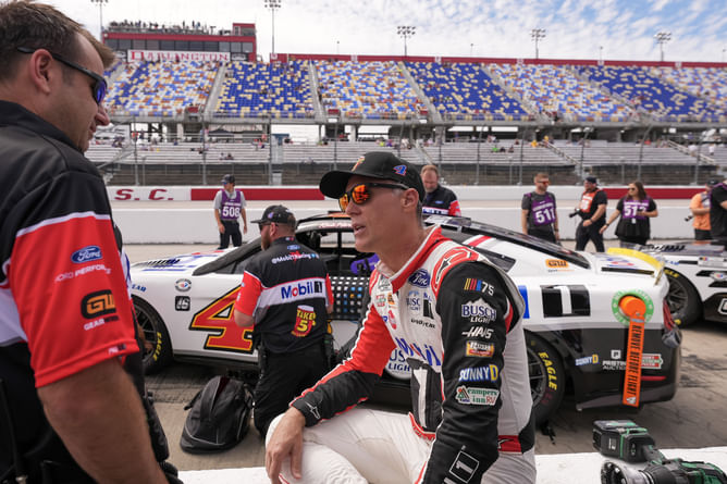 Kevin Harvick insider reveals NASCAR champ knew of Spire turmoil weeks before Rodney Childers' exit