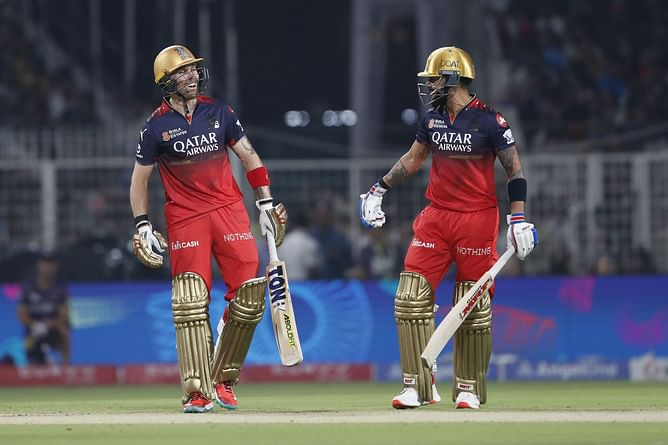 Phil Salt's fiery 37-run cameo ends after a dreadful mix-up with Virat Kohli in RCB vs DC IPL 2025 match [Watch]