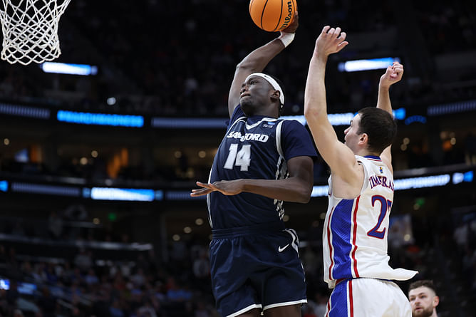 “Auburn Tiger”, “Texas A&M”: Fans speculate Achor Achor’s next team as Kansas State forward enters the transfer portal