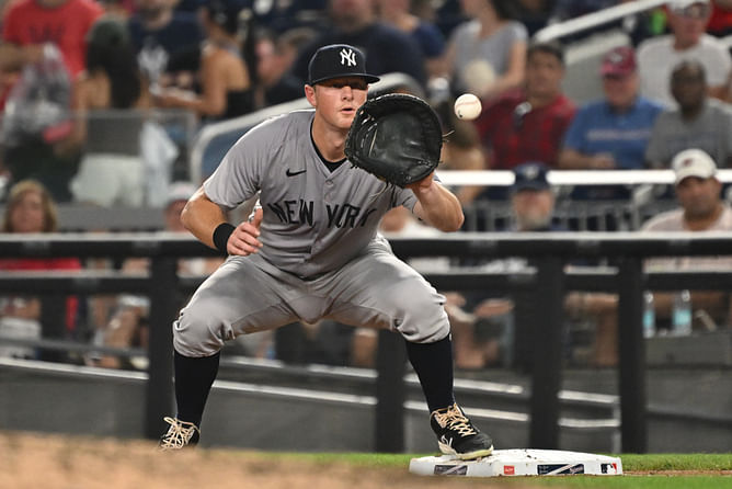 Aaron Boone drops latest update on DJ LeMahieu’s hip injury and rehab start