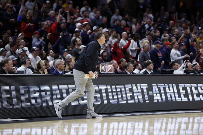 Fans draw hilarious 'Friends' comparisons as Chandler Bing signs with Mark Byington's Vanderbilt: "Where will Joey Tribbiani go?"