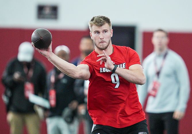 “Got the best footwork” - Ex-NFL QB praises “crazy prospect” Tyler Shough ahead of 2025 draft