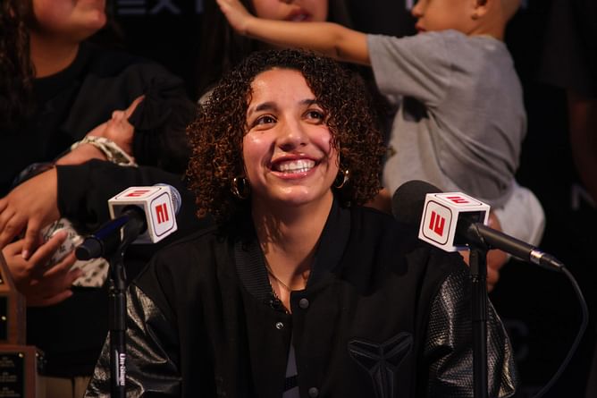 “So freaking excited”: Fans elated as Aaliyah Chavez officially signs with Oklahoma