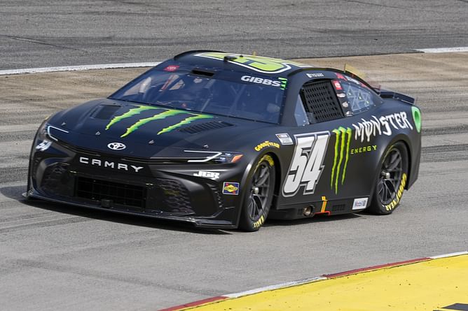 Zane Smith takes a dig at Ty Gibbs spinning out at Martinsville: "Can't park there"