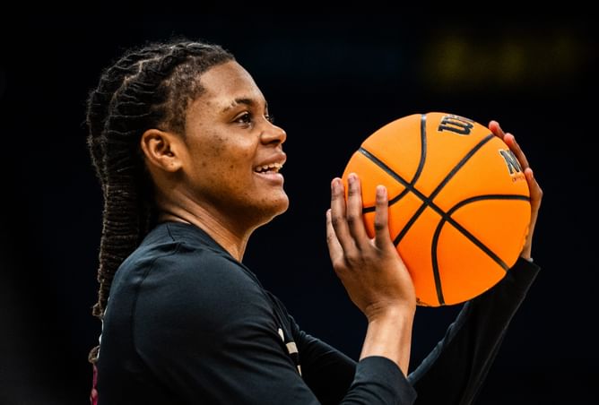 MiLaysia Fulwiley's GF JaMessia Ford drops 3-word reaction as star hooper commits to Kim Mulkey's LSU Tigers
