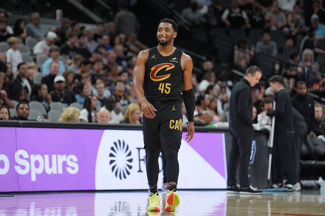 Donovan Mitchell stuns Travis Kelce & Jason Kelce by revealing bizarre reason why Mavericks arena is toughest to play in