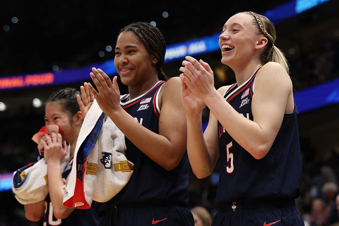 Sarah Strong already at Paige Bueckers, Maya Moore's level at UConn with impressive freshman achievement