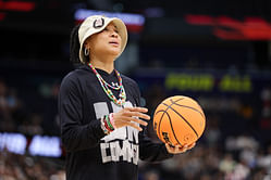 "Oh you getting real comfy": $12 million worth Dawn Staley reacts as new Gamecocks Assistant HC dines out in SC
