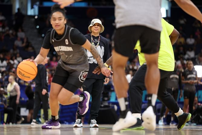 How many women's basketball teams have repeated as national champions? Every back-to-back NCAAW Tournament winner explored