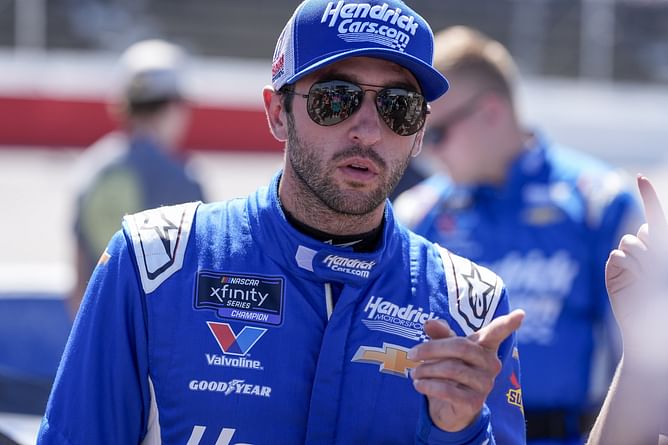 Despite a strong start, Chase Elliott delivers a blunt verdict on Hendrick Motorsports cars