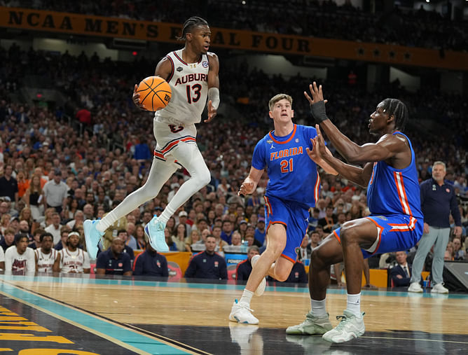 Auburn standout Tahaad Pettiford shares 2-word reaction as team bids farewell to Miles Kelly