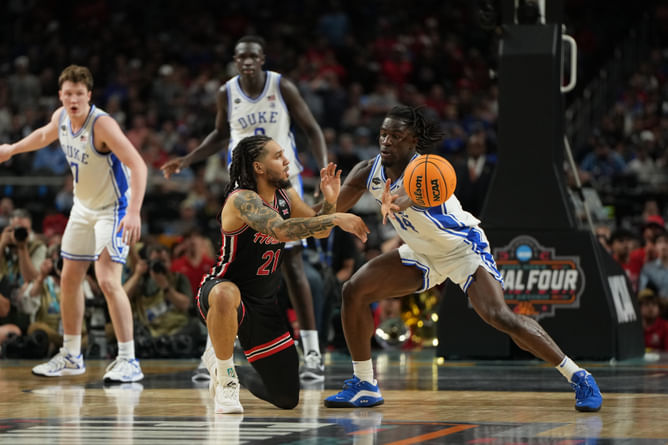 Cooper Flagg, Patrick McCaffery, Kon Kneuppel, and more react as Sion James bids farewell to Duke: "Lifelong Memories"