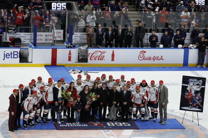Alex Ovechkin's mother Tatyana sends special message to son during historic night