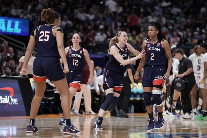 Sarah Strong, Ashlynn Shade & Huskies gush over KK Arnold as UConn star posts snaps with Paige Bueckers, Azzi Fudd and more from WNBA draft