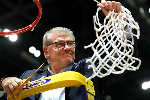 UConn HC Geno Auriemma - Source: Imagn