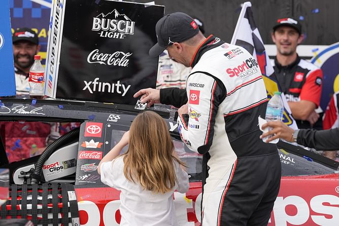 Kenny Wallace drops 2-word reaction as Denny Hamlin’s back-to-back NASCAR win attracts huge numbers for FOX
