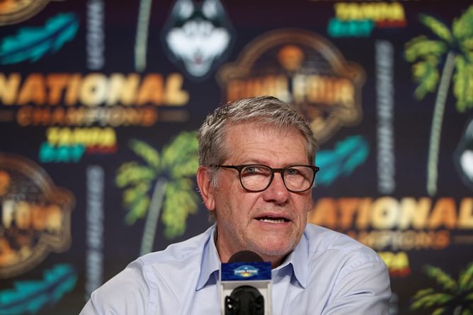 Geno Auriemma gets candid on UConn player entering transfer portal shortly after national championship win: "Good move for her"