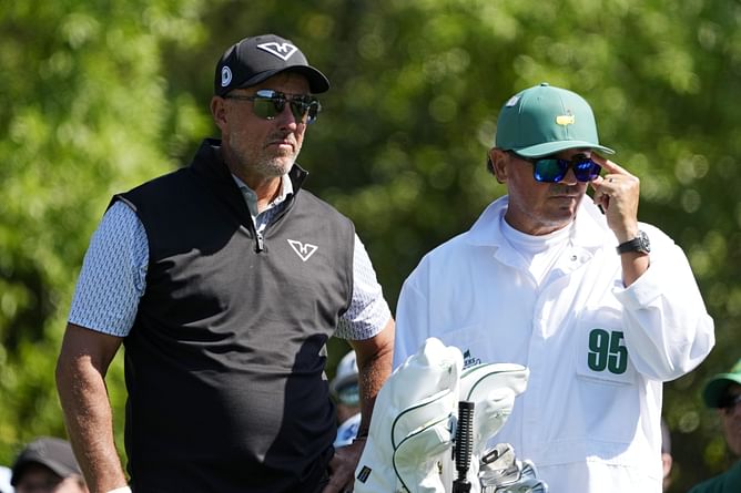 Days after promising a strong finish, Phil Mickelson now struggling to clear cut at Masters 2025