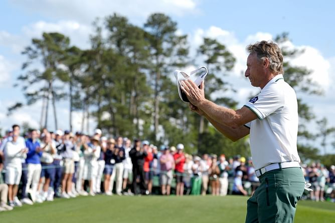 2x Masters champion Bernhard Langer gets emotional farewell at Augusta National