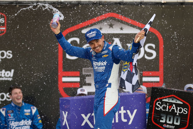 Kyle Larson pays a 2-word tribute to HMS’ deceased ally after Bristol win
