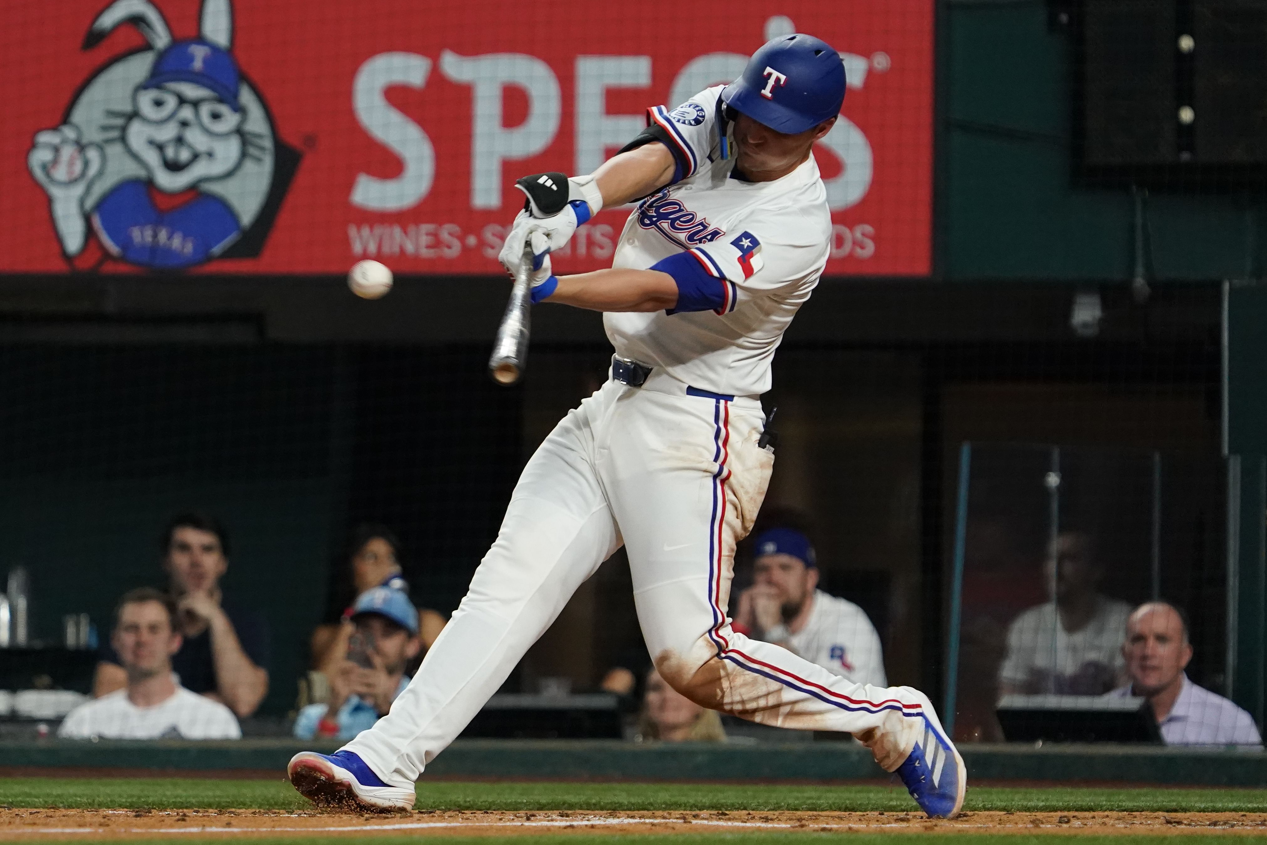 Corey Seager has a good matchup today (Imagn)