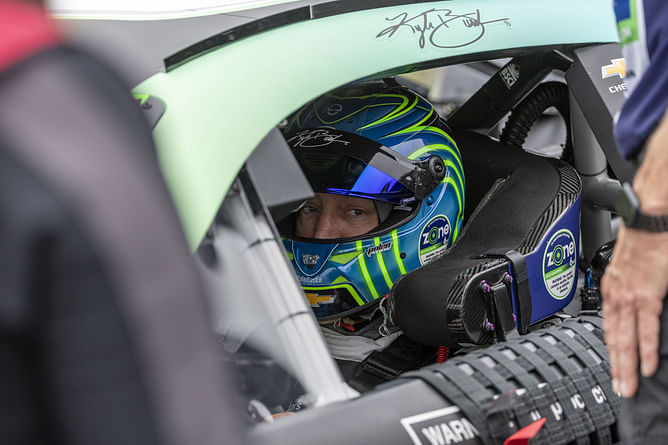 Kevin Harvick reveals glaring pit stop woes holding back Kyle Busch’s performance
