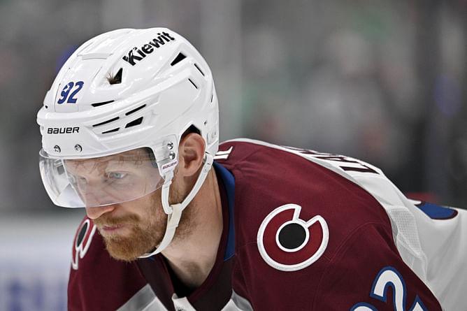 Avalanche's Gabriel Landeskog, Jared Bednar discontent with officiating in 6-2 blow out loss to Stars