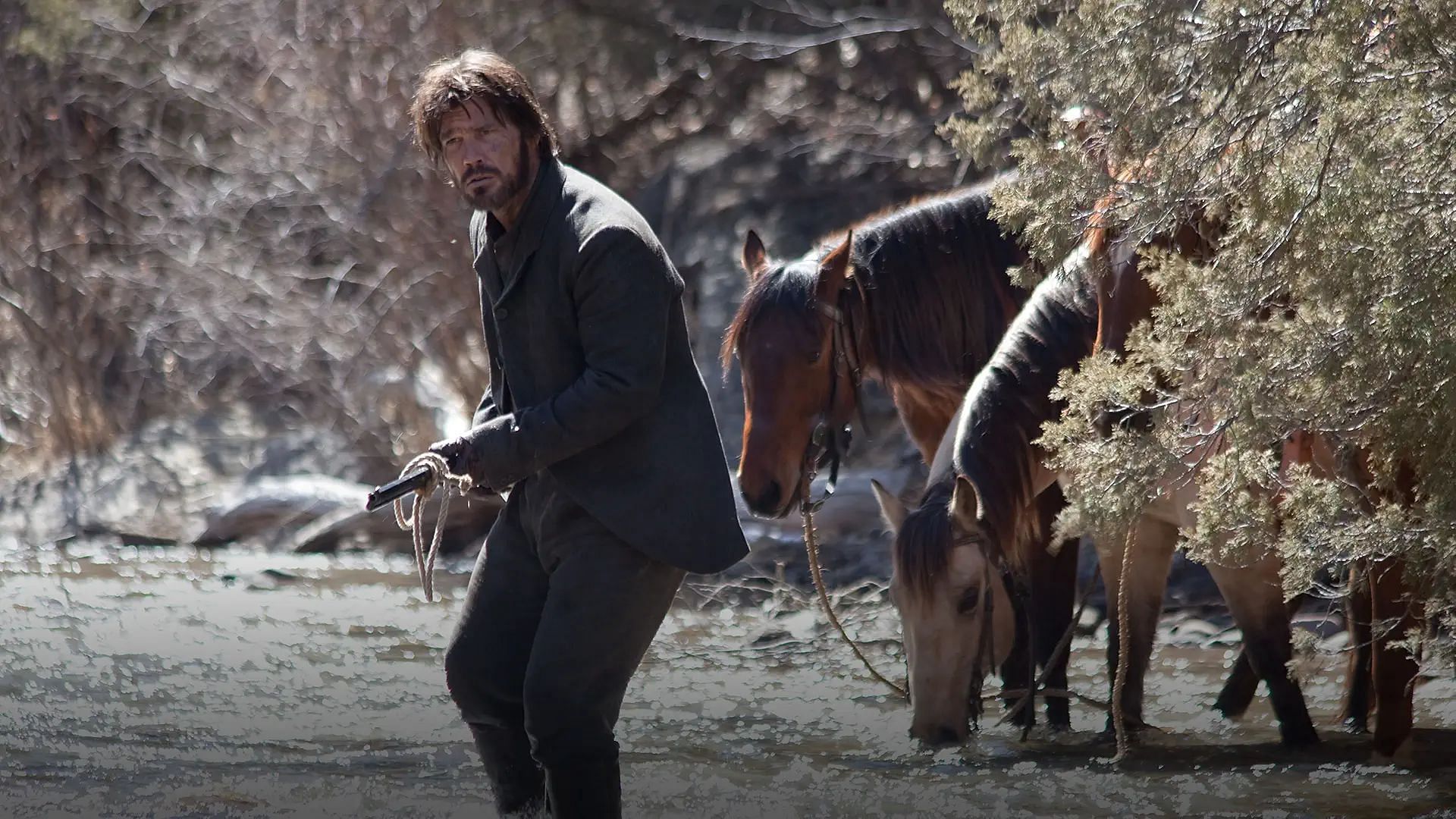 14-year-old Mattie hires Marshal Cogburn to help avenge her father&#039;s death (Image via Prime Video)