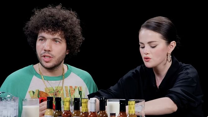 "I was like, well, nobody does": Zack Peter jokes about Selena Gomez forgetting fiancé Benny Blanco's songs on Hot Ones