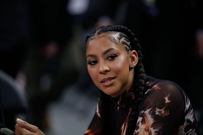 Candace Parker drops hilarious response to Chelsea Gray's group pic ft. WNBA legend and A'ja Wilson