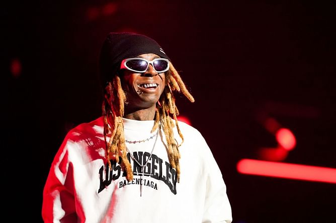 "Most uncreative rap album cover" — Internet reacts to Lil Wayne's 'Tha Carter' album cover