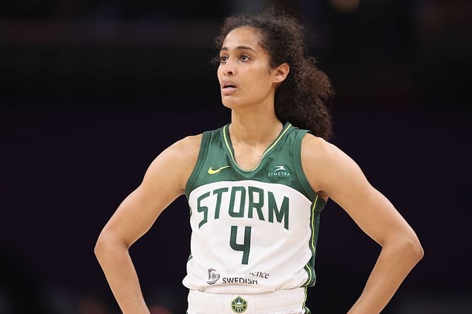 Skylar Diggins removes husband's last name from her Instagram