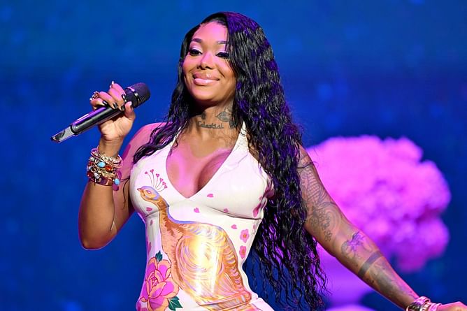 “Almost died both times”: Summer Walker reflects on her 52-hour and 7-hour childbirths in a discussion with Mariah the Scientist