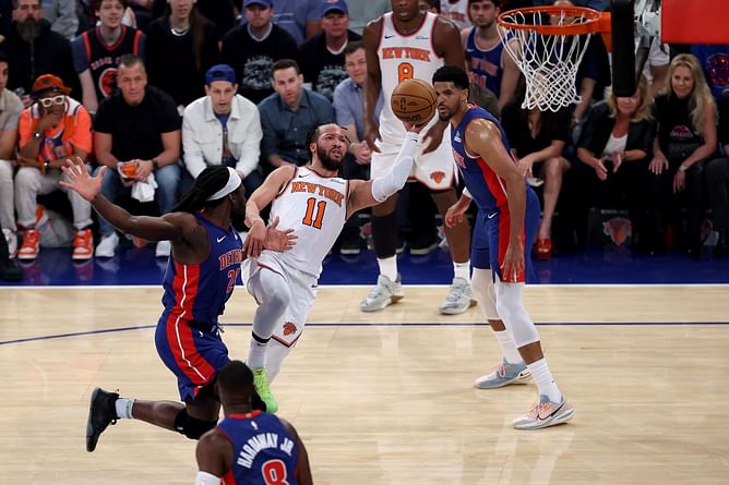 Is Jalen Brunson playing tonight against Pistons? Latest update for Game 2 after setback in series opener (Apr. 21)